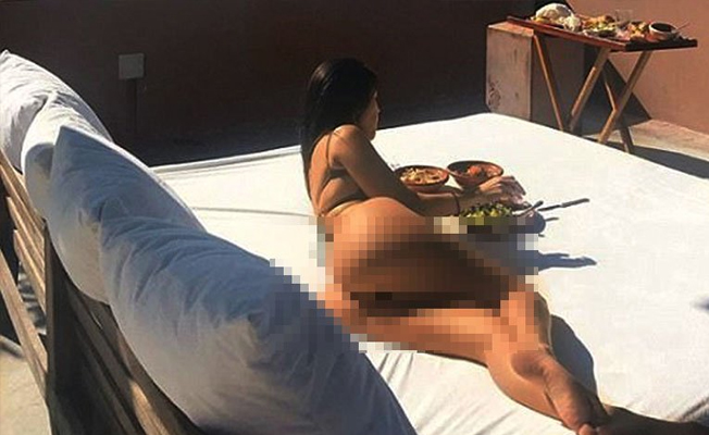 Kardashian’ın olay yaratan tatil pozu!