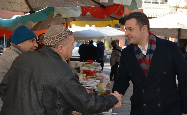 Akın her yere, her şeye yetişmeye çalışıyor!