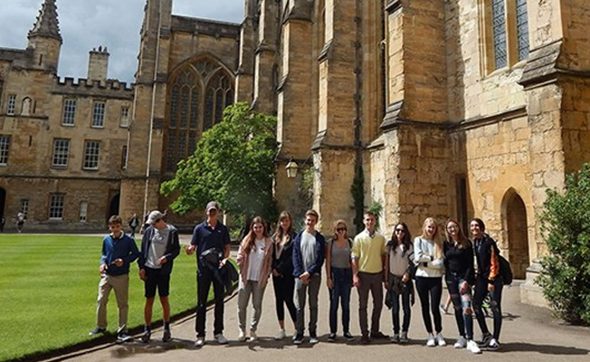 Oxford Üniversitesi, tarihinde ilk