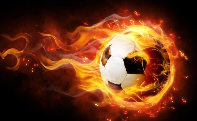 Ünlü futbolcu ve eşi tutuklandı!