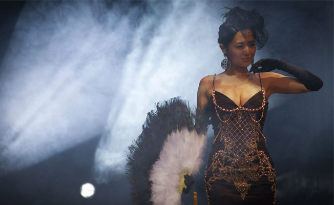 Porno yıldızı Sora Aoi ünlü müzik yıldızıyla nişanlandı! Ülke çalkalandı