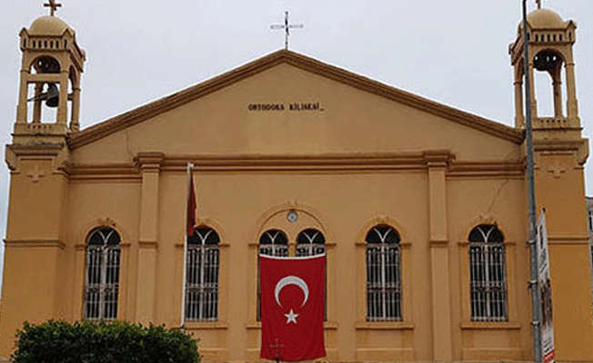 Rum Ortodoks Kilisesi’nden Türk bayraklı destek