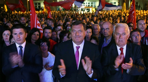Bosna'daki tartışmalı referandum sonuçlandı