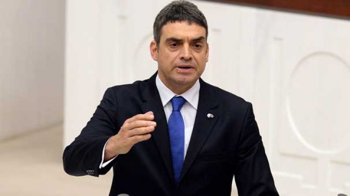 Umut Oran istifa etti