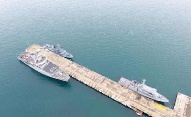 NATO'nun savaş gemileri Türkiye'ye demir attı