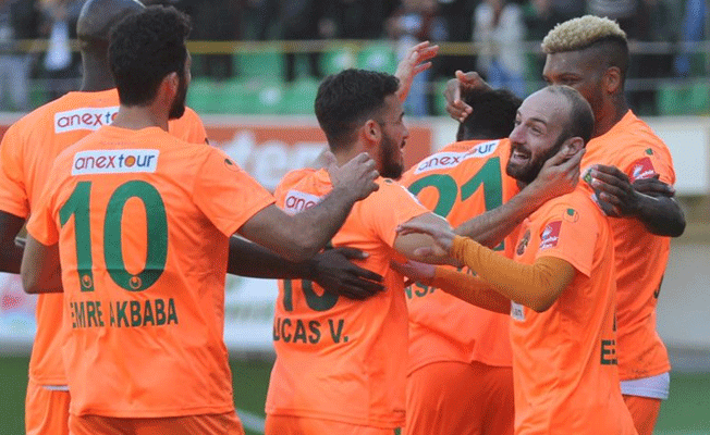 Aytemiz Alanyaspor Bursaspor'u 3-1 mağlup etti