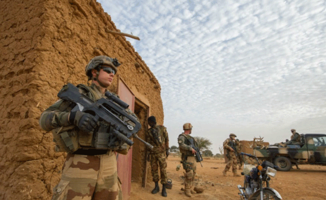 Mali'de askeri kampa saldırı: Çok sayıda ölü ve yaralı var!