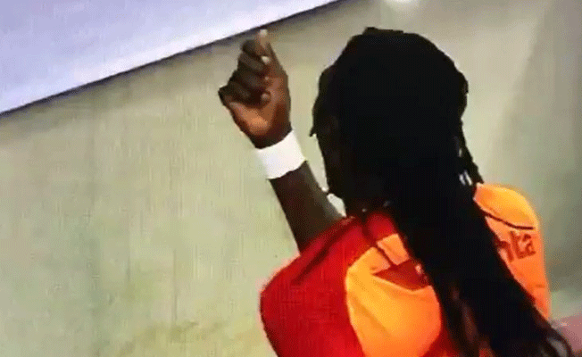 Gomis’ten gol sonrası ‘para’ göndermesi!