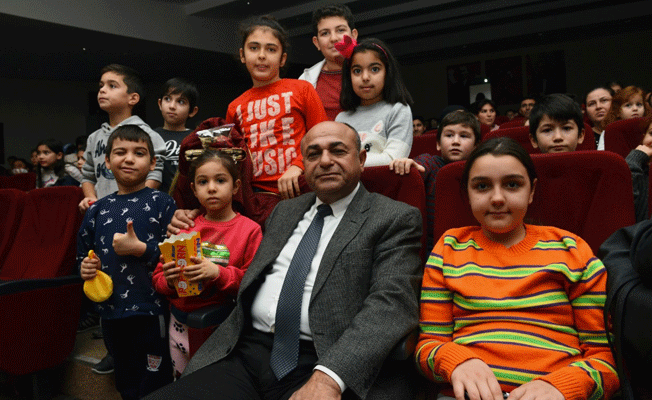 Başkan Hasan Arslan Çocuklarla Filmi İzledi