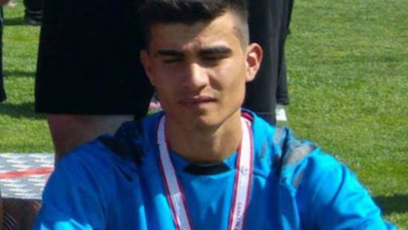 Genç futbolcu hayatını kaybetti!
