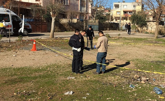 Boş arazide bebek cesedi bulundu