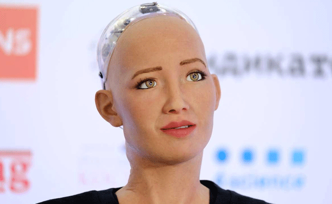 'İnsanlığı yok edeceğim' diyen robot Sophia Türkiye'ye gelirse...