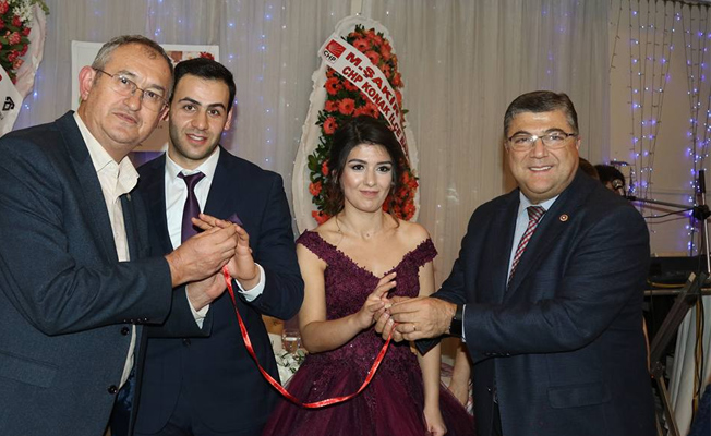 CHP Kars İl Başkanı'nın mutlu günü... CHP'liler yalnız bırakmadı
