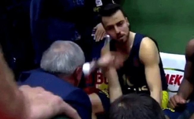 Obradovic Fenerbahçeli basketbolcuya tokat attı!