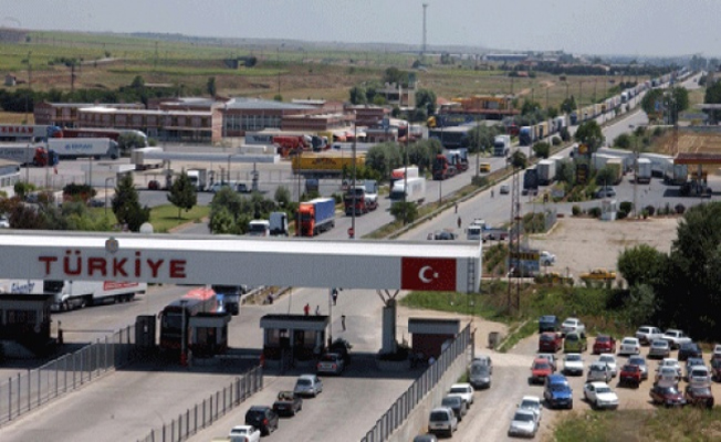Sınırı kaçak geçenlere uyarı ateşi açıldı...Ölü ve yaralılar var