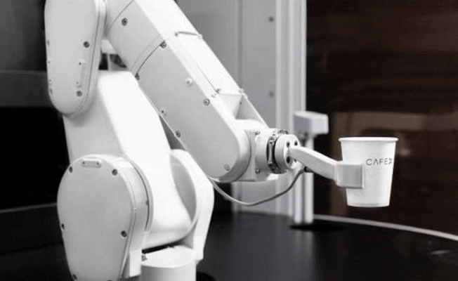 'Robot baristalar' kahve yapıyor