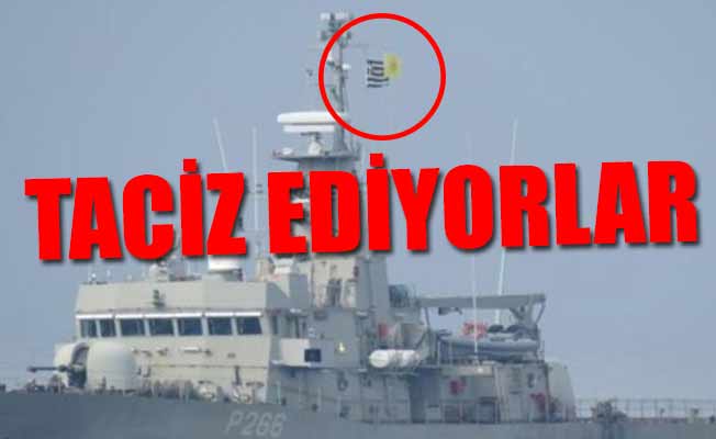 Yunan savaş gemisinden büyük tahrik! O bayrağı takıp geldiler!
