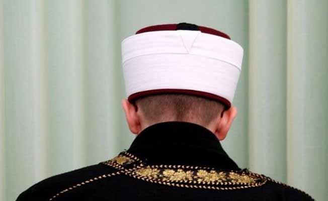 Rüyasında kendine 'ayıp şeyler yapan' imamı öldürdü