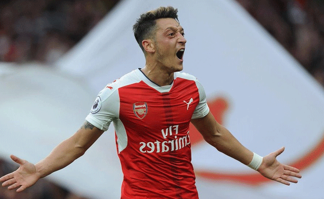 Takımdan ayrılacağı konuşulan Özil, Arsenal ile anlaştı!