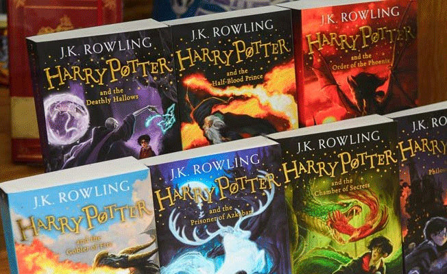 Böyle hırsızlık görülmedi: 345 bin TL değerinde kitap çaldılar