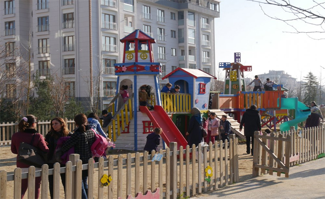 Büyükçekmece'li çocuklar parklara akın etti