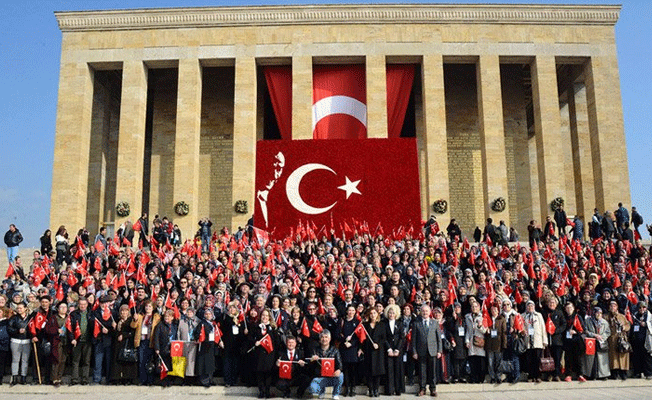 Ata'nın huzuruna rekor ziyaret