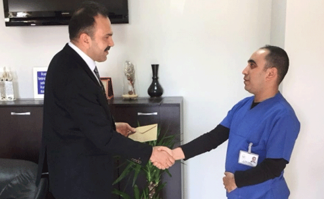 Temizlik görevlisi, çöpte 30 bin liralık altın buldu