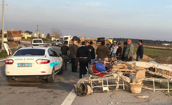 Tarım işçilerini taşıyan minibüs devrildi: Çok sayıda yaralı var!