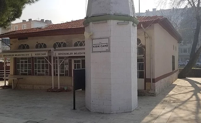 Cemaat 256 yıllık caminin 'var olduğunu' ispatlamaya çalışıyor
