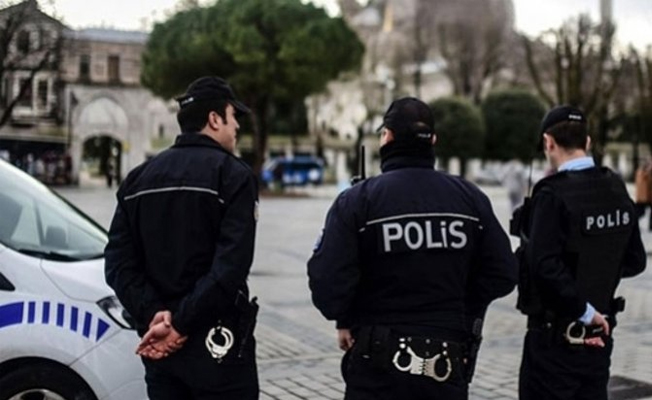 Hırsızı kovalayan polisin burnu böyle kırıldı...