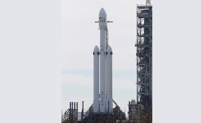 Elon Musk yine büyük oynuyor: Falcon Heavy fırlatılıyor