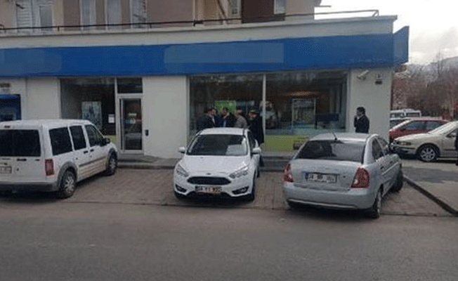 Kayseri'de silahlı, kar maskeli banka soygunu