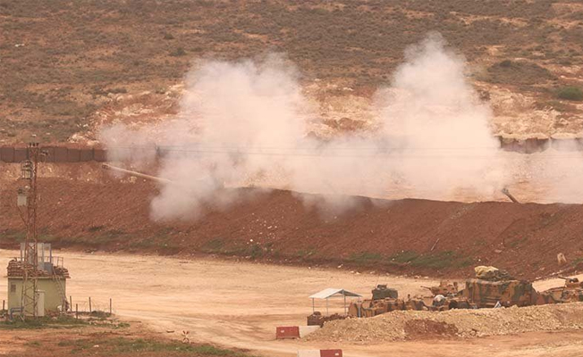 Afrin'deki hedeflere bomba yağmuru