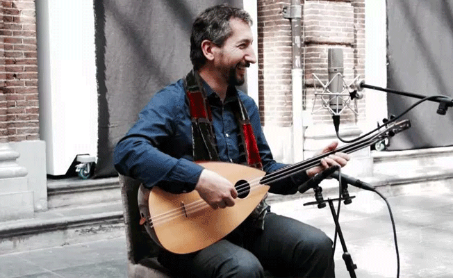 'Paylaşımları siyasi' diye müzisyene konser yasağı