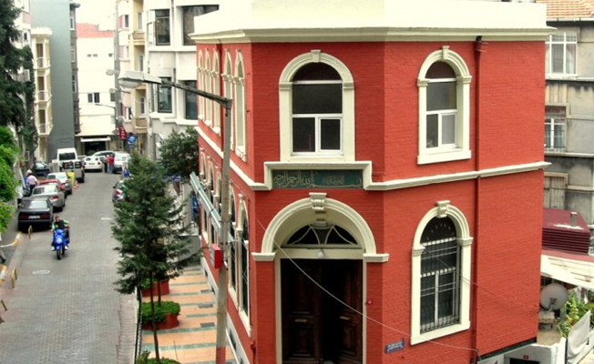 Selime Hatun Camiisinin imamı camiiye banyo yatırdı... Dikkatleri üzerine çekti