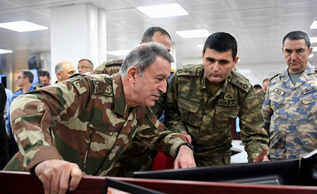 Genelkurmay Başkanı Hulusi Akar sınırda