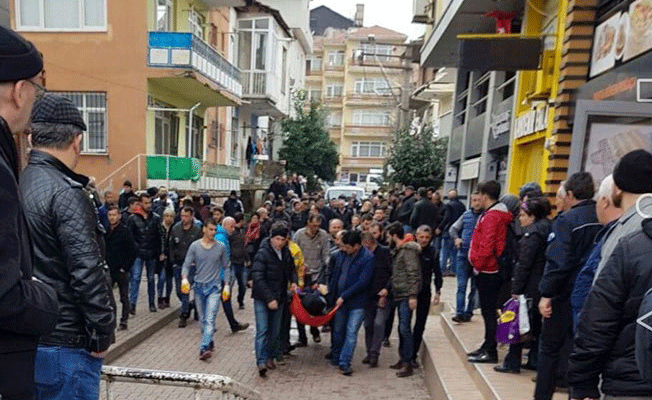 Gölcük’te sokak ortasında dehşet: 1 ölü, 6 yaralı