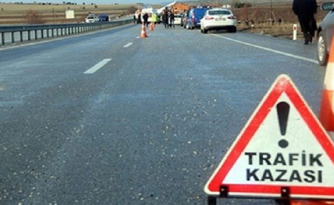 Okul servisiyle minibüs çarpıştı!