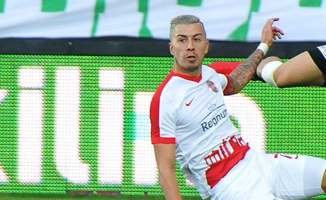 Emre Güral: İşimiz gereği maça çıkıyoruz ama şehitlerimiz var…