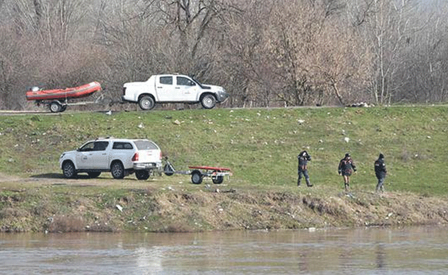 Meriç Nehri'nde kaçak bot battı: 10 kayıp
