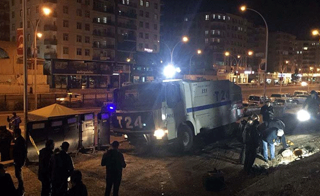 Diyarbakır'da polis noktasına bombalı saldırı