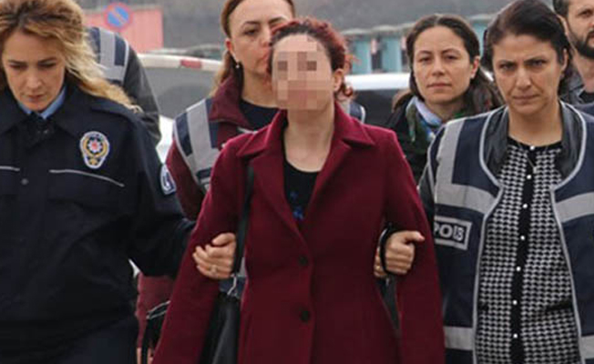 İstiklal Marşı okunurken ayağa kalkmayan mimar gözaltına alındı