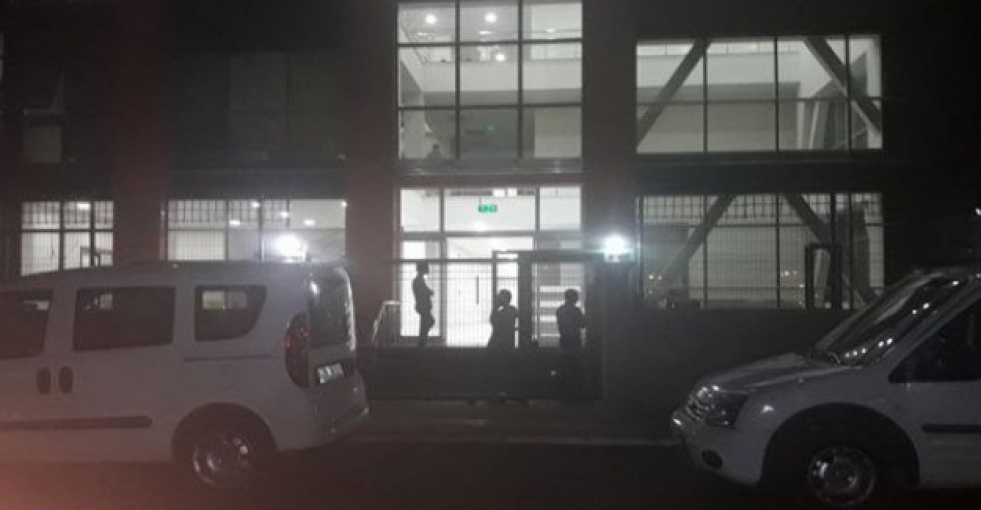 4 kanalın binasına polis girdi