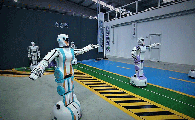 Yurdum robotu Erik Dalı oynadı, mangal yaktı, çay demledi