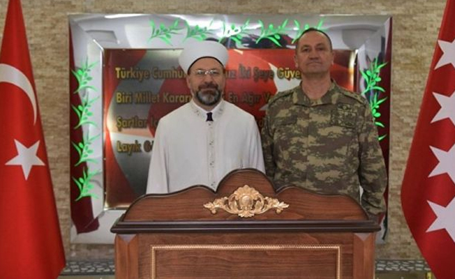 Diyanet İşleri Başkanı Afrin harekat merkezini ziyaret etti