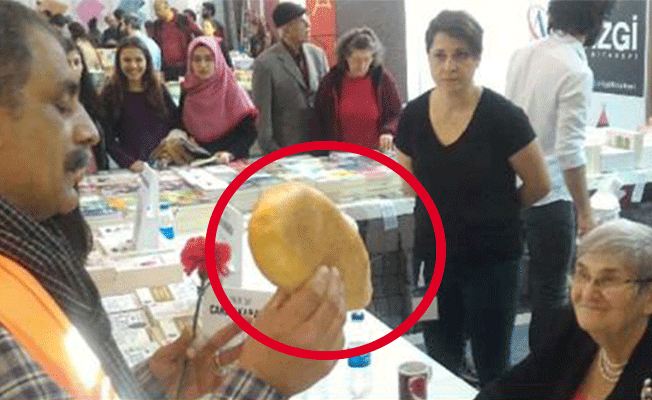 Taşeron işçilerden Canan Karatay'a ekmek
