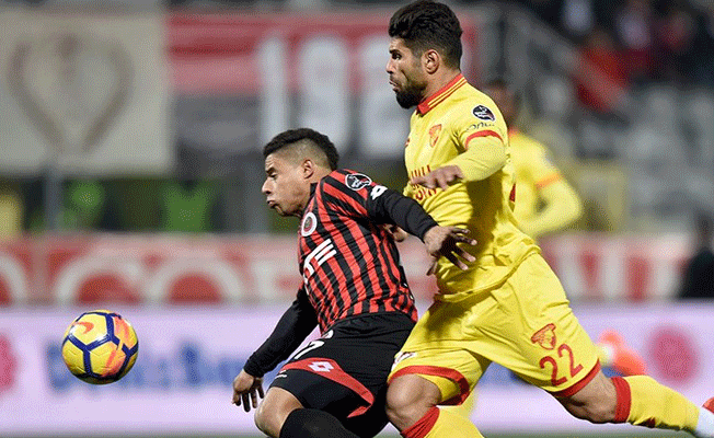 Gençlerbirliği Göztepe'yi bozguna uğrattı: 3-0