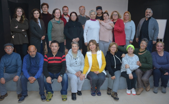 Dikili’de 7’den 70’e herkese tiyatro kursu