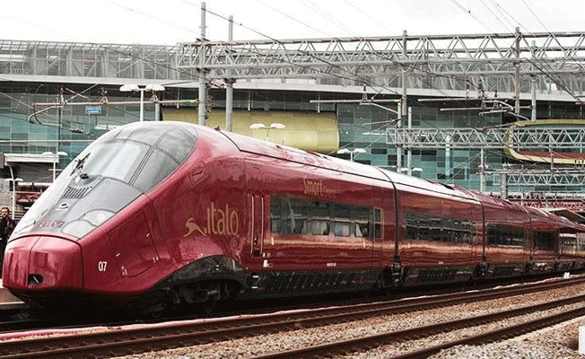 İtalya’da ilk özel hızlı tren seferleri başladı