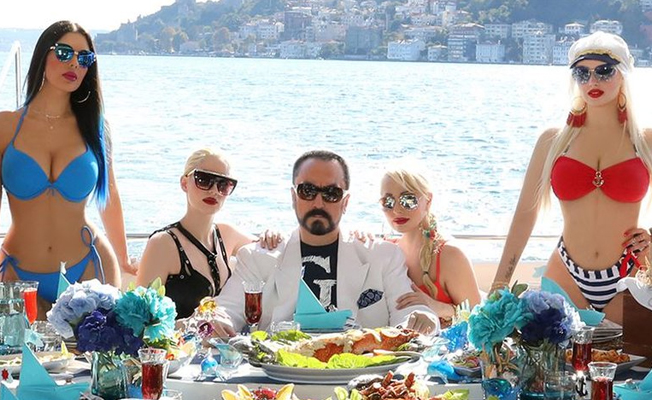 Adnan Oktar: Homoseksüel lobisi beni kıskanıyor